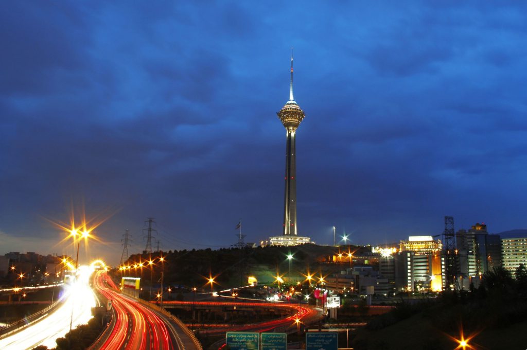 برج میلاد؛ همه‌چیز درباره‌ی نماد تهران